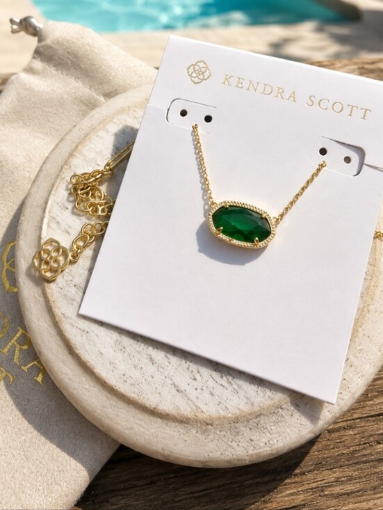 Kendra Scott Jewelry - Kendra Scott Elisa Gold Pendant Necklace in Emerald Cat’s Eye